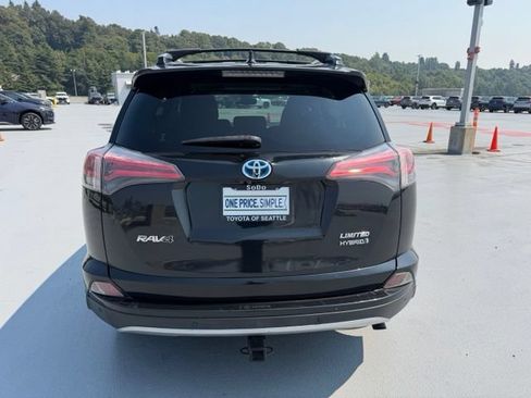 Used 2018 Toyota RAV4 Limited w/ Advanced Technology Package AWD/4WD image 4