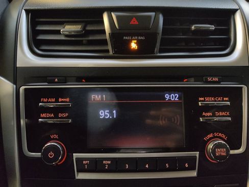 Used 2016 Nissan Altima 2.5 SL w/ Interior Lighting Package FWD image 25
