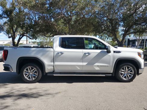 Certified 2022 GMC Sierra 1500 SLT w/ SLT Convenience Package image 6