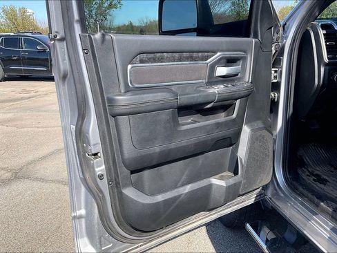 Used 2024 RAM 3500 Big Horn w/ Sport Appearance Package image 22