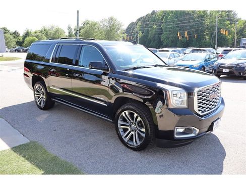 Used 2018 GMC Yukon XL Denali w/ Denali Ultimate Package AWD/4WD image 6