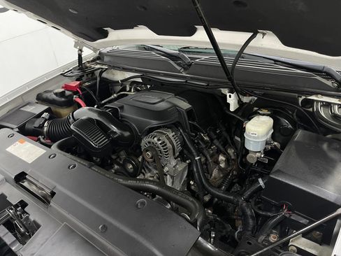 Used 2011 Chevrolet Avalanche LT w/ Suspension Package, Off-Road AWD/4WD image 24