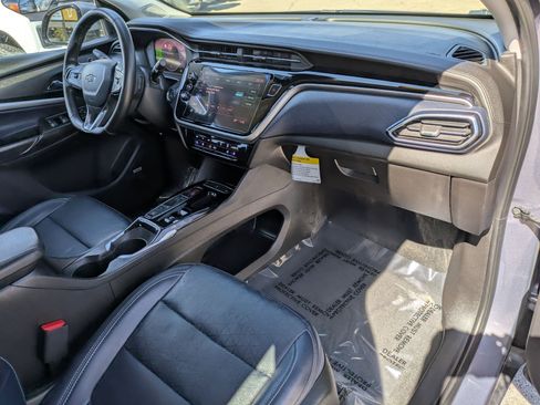 Used 2022 Chevrolet Bolt EUV Premier w/ Sun & Sound Package image 28