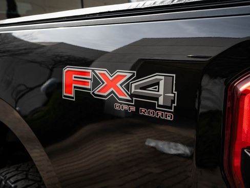 Used 2025 Ford F250 Platinum image 15