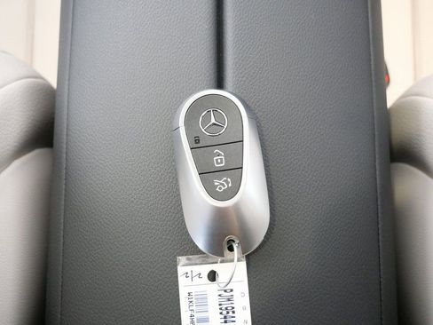 Used 2025 Mercedes-Benz E 350 4MATIC Sedan image 28