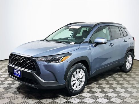 Certified 2024 Toyota Corolla Cross LE image 4