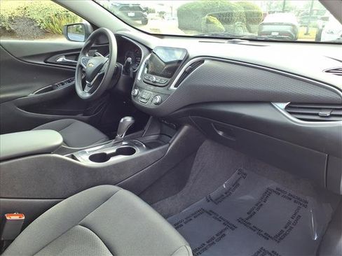 Used 2020 Chevrolet Malibu LS image 15