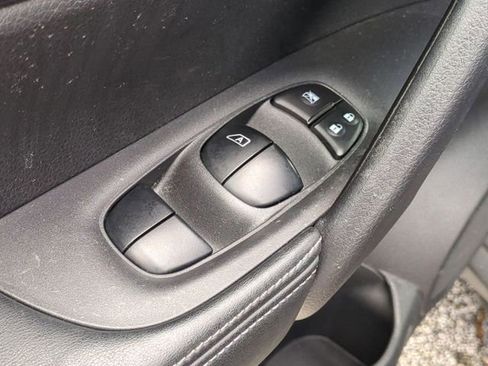 Used 2017 Nissan Rogue AWD image 10