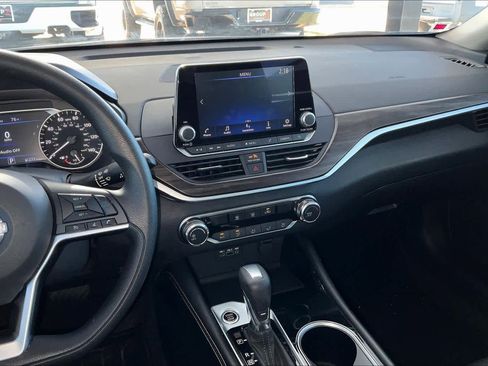 Certified 2023 Nissan Altima 2.5 SV image 6