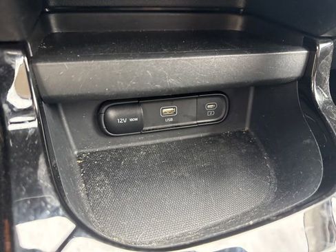 Used 2025 Kia Seltos S AWD/4WD image 33