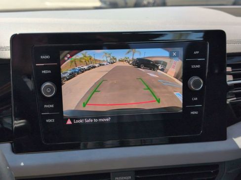 Used 2025 Volkswagen Jetta SE FWD image 22