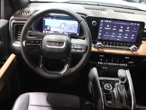 New 2026 GMC Canyon AT4 w/ Technology Plus Package AWD/4WD image 31