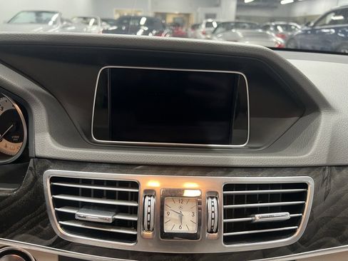 Used 2016 Mercedes-Benz E 350 4MATIC Sedan image 47