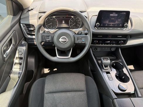Used 2024 Nissan Rogue SV AWD/4WD image 27