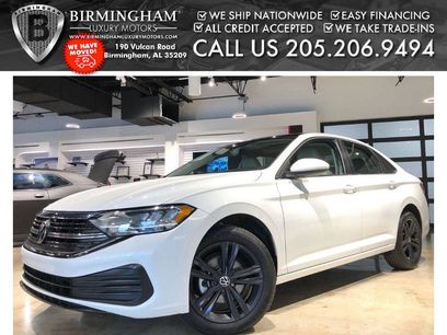 Used 2023 Volkswagen Jetta SE w/ Panoramic Sunroof Package