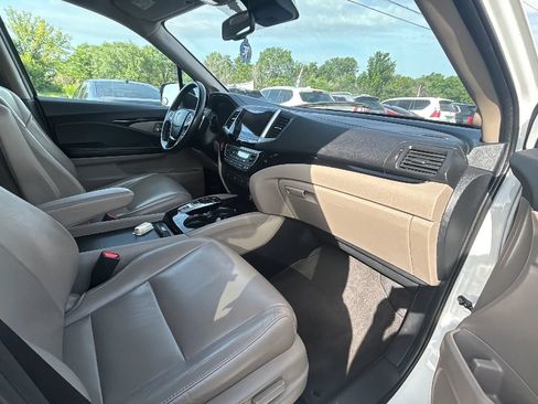 Used 2016 Honda Pilot Touring image 34