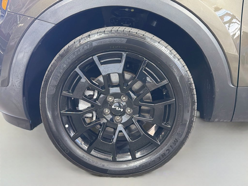 Used 2022 Kia Telluride SX w/ Nightfall Edition Package AWD/4WD image 35