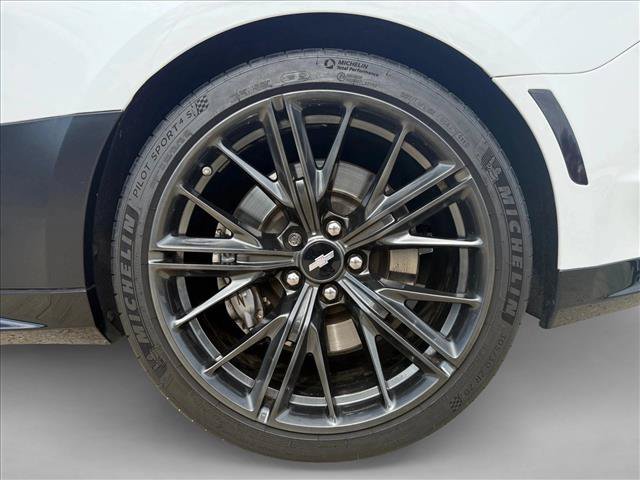 Used 2019 Chevrolet Camaro ZL1 RWD image 24