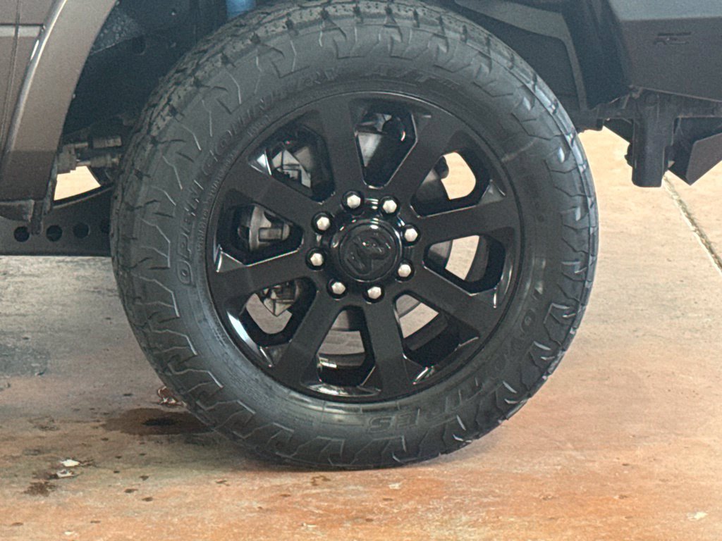 Used 2020 RAM 2500 Laramie w/ Night Edition AWD/4WD image 9