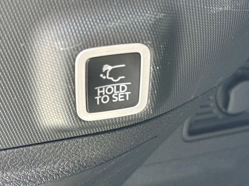 Used 2024 Jeep Grand Cherokee Altitude image 33