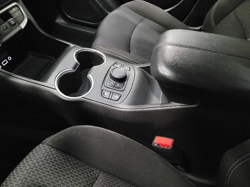 Used 2022 GMC Terrain SLE w/ Driver Convenience Package image 26