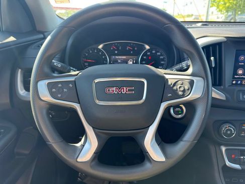 Used 2024 GMC Terrain SLE FWD image 10