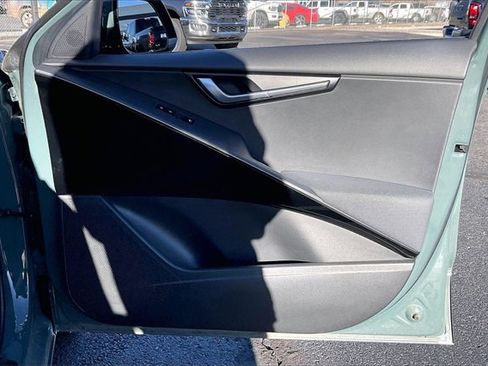 Used 2023 Kia Niro EX Touring image 19