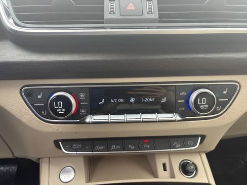 Used 2024 Audi Q5 2.0T Prestige AWD/4WD image 19