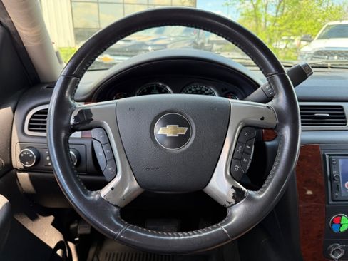 Used 2009 Chevrolet Tahoe LTZ AWD/4WD image 19