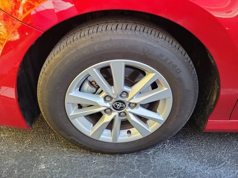 Used 2025 Toyota Camry LE image 5