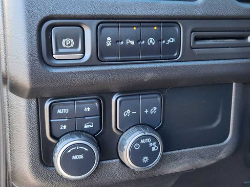 Used 2021 Chevrolet Tahoe LT image 18