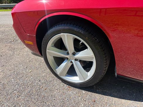 Used 2010 Dodge Challenger SE RWD image 27
