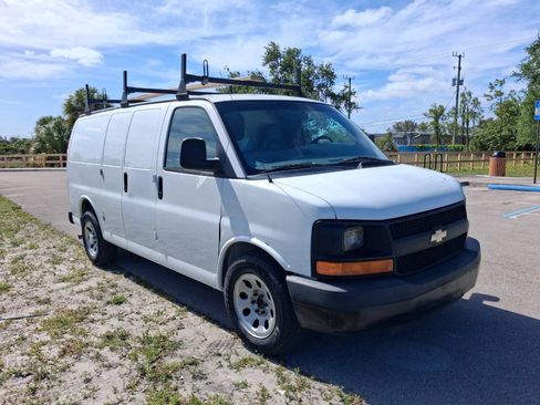 Used 2014 Chevrolet Express 1500 RWD image 4
