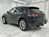 Certified 2024 Porsche Macan image 3