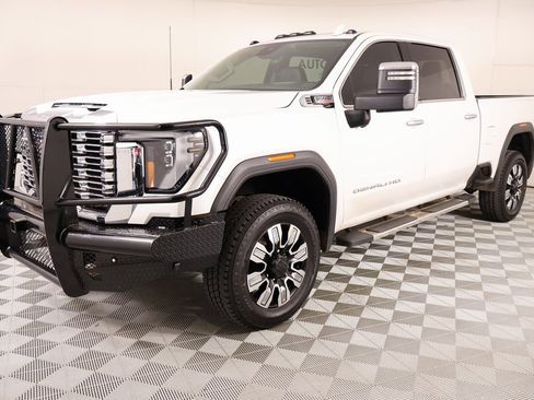 Used 2024 GMC Sierra 2500 Denali w/ Denali Reserve Package image 11