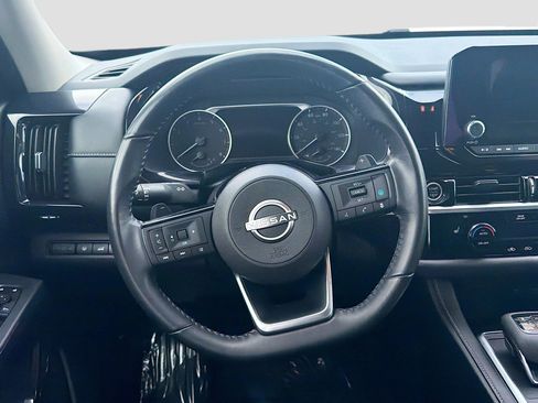Used 2023 Nissan Pathfinder SV w/ SV Premium Package AWD/4WD image 18