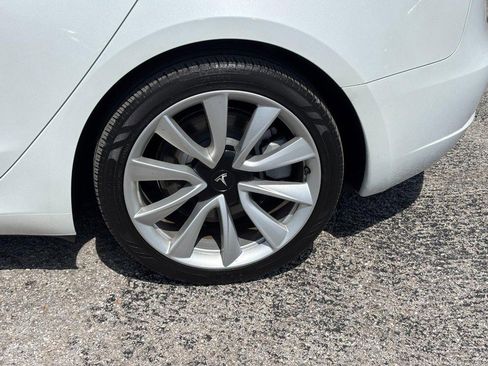 Used 2023 Tesla Model 3 Standard Range image 11