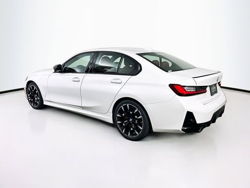 Used 2025 BMW 330i Sedan w/ M Sport Package RWD image 5