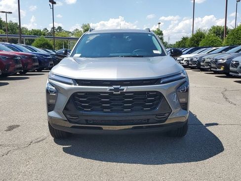 Used 2025 Chevrolet Trax ACTIV w/ Driver Confidence Package FWD image 2