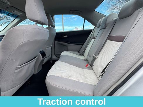 Used 2012 Toyota Camry LE image 19