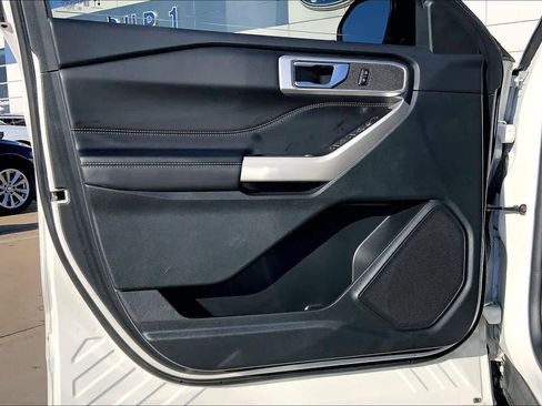 Used 2023 Ford Explorer XLT w/ Equipment Group 202A image 18