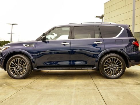 Used 2024 INFINITI QX80 Sensory image 9