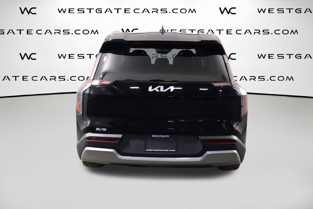 Used 2026 Kia EV9 Wind AWD/4WD image 4