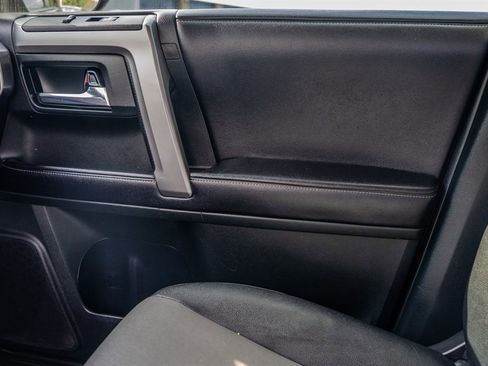 Used 2016 Toyota 4Runner SR5 Premium image 23