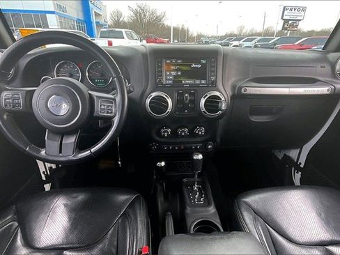 Used 2016 Jeep Wrangler Unlimited Sahara w/ Connectivity Group image 7