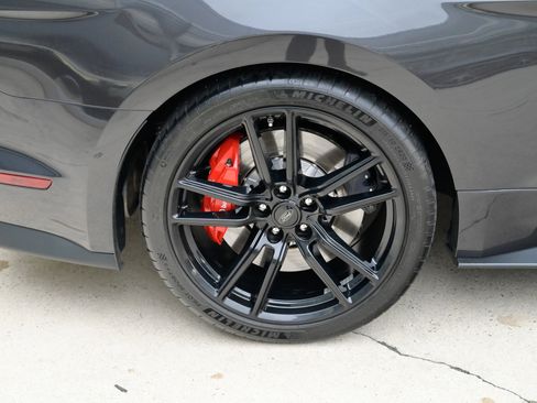 Used 2022 Ford Mustang Shelby GT500 w/ Technology Package image 11