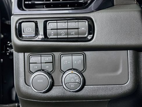 New 2026 GMC Yukon XL AT4 w/ AT4 Premium Package AWD/4WD image 10