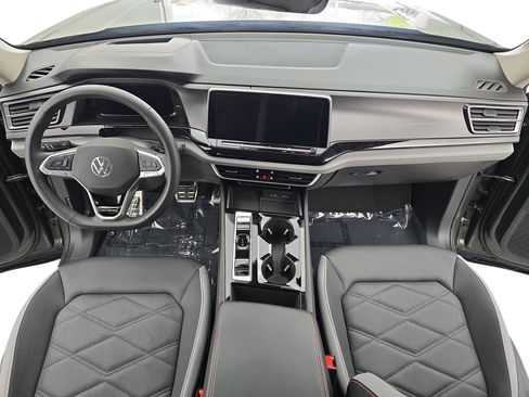 Used 2024 Volkswagen Atlas Peak Edition SEL image 9