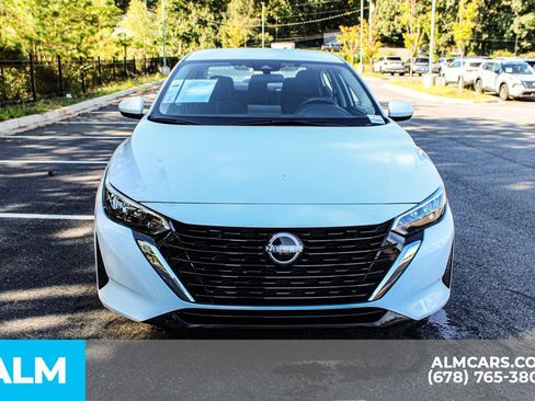 Used 2024 Nissan Sentra SV FWD image 9