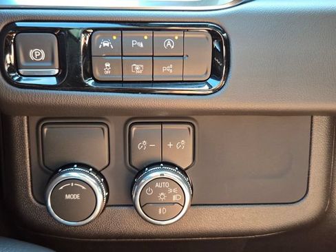 New 2026 GMC Yukon Denali RWD image 14